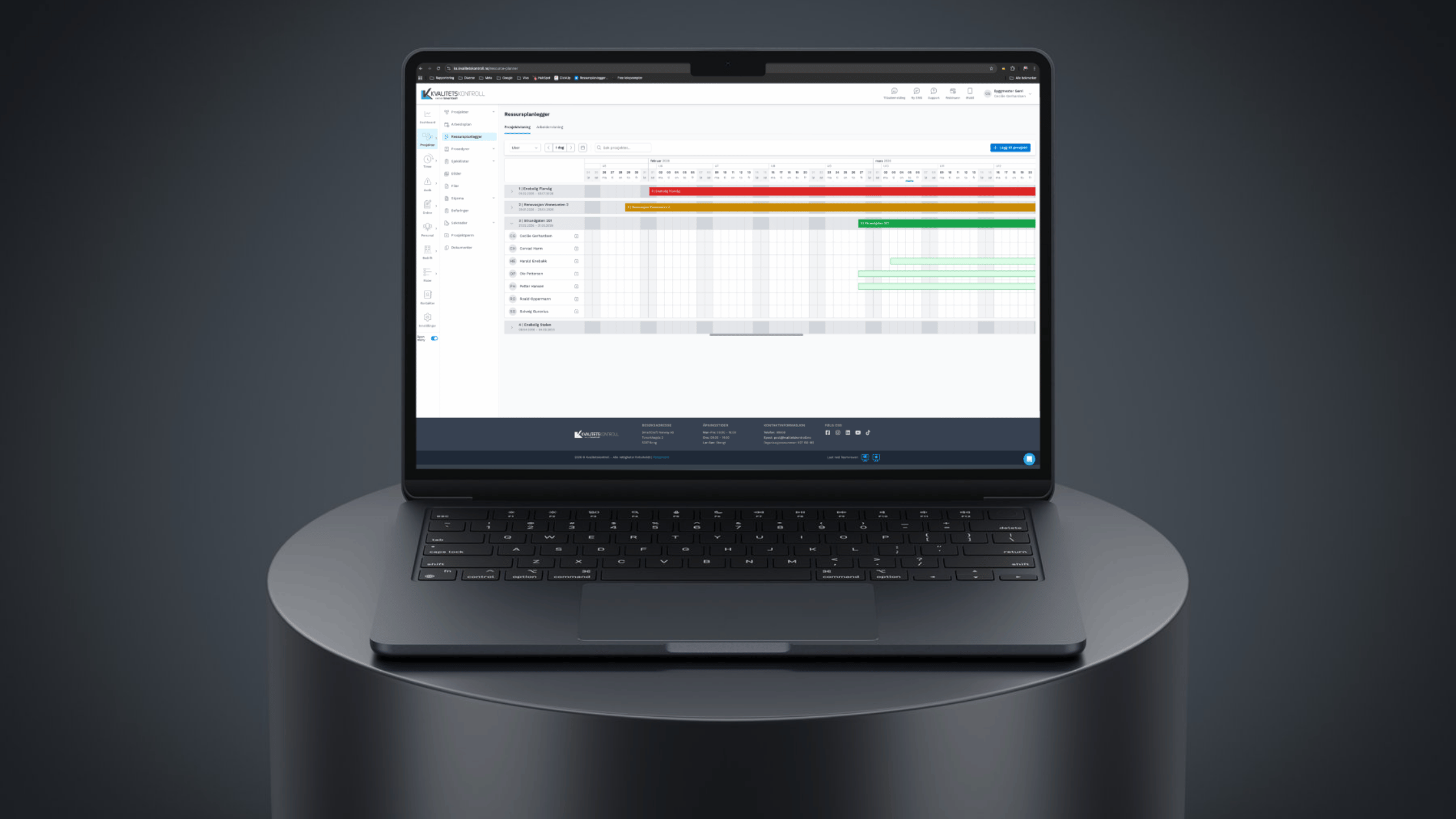 Ressursplanlegger i Kvalitetskontroll vises på laptop